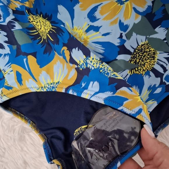 Adore Me Women's Bathing Suit Swimwear One Piece Blue Multi Floral M - Picture 7 of 11